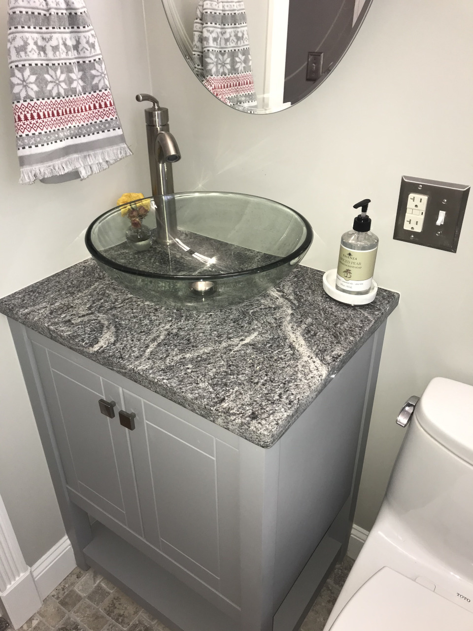 Gere Custom Vanity