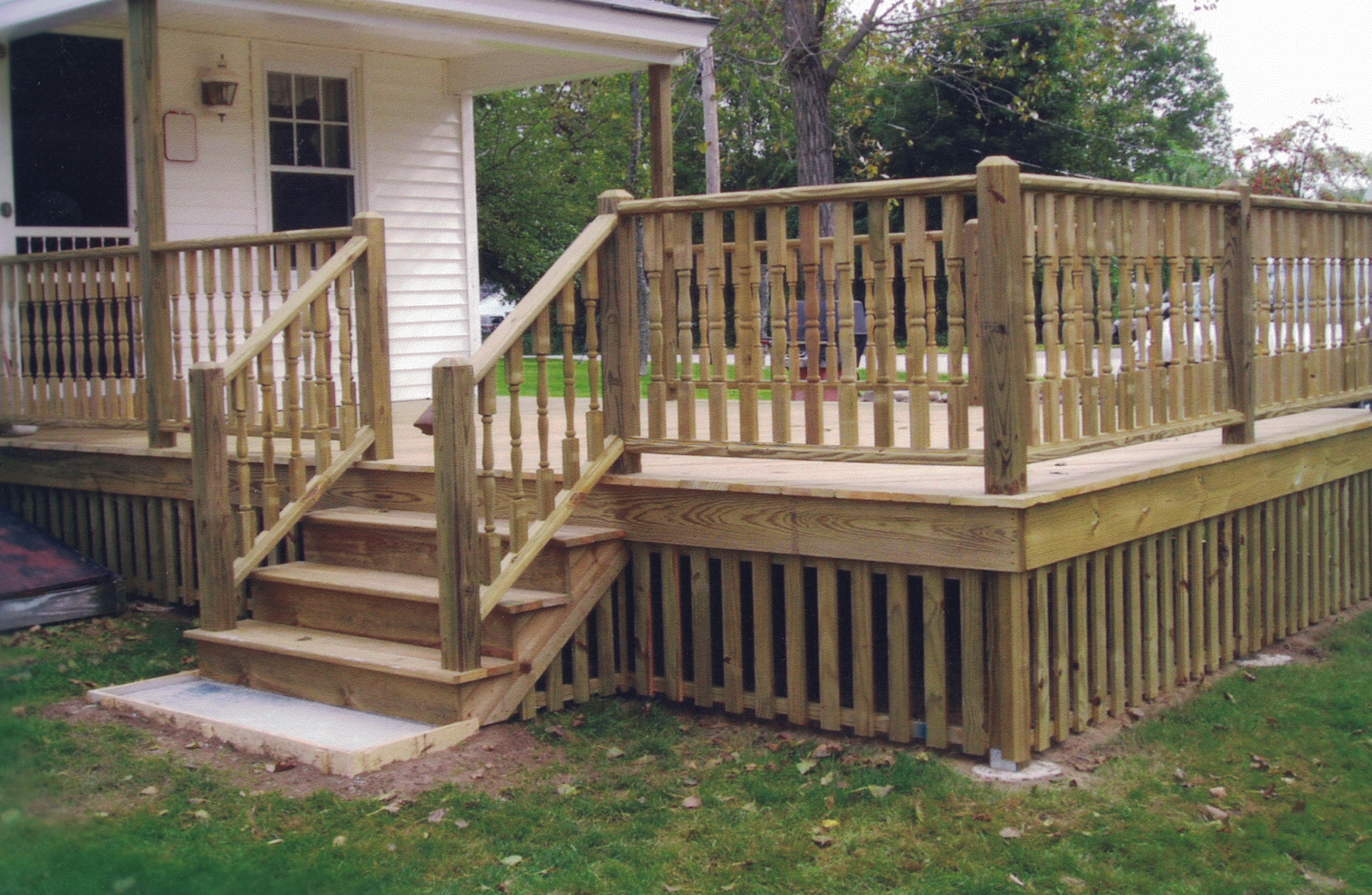 Dorval Backyard Deck